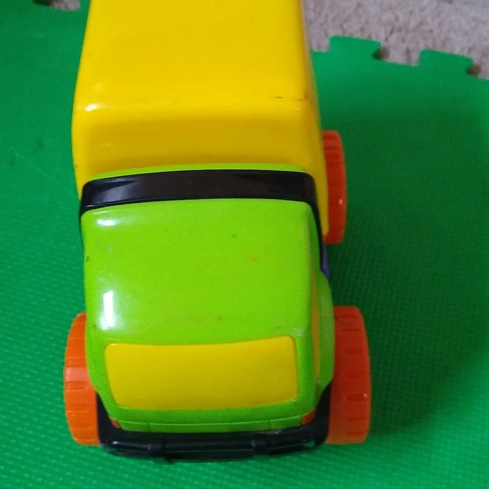 Golden Bell 9300 Series 1993 CIDS Express truck Vintage